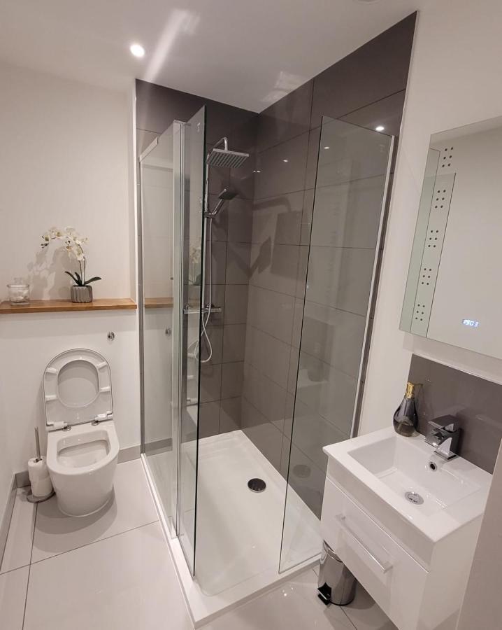 Luxury 2 Bed Apartment In The Heart Of Rochester Wainscot Esterno foto